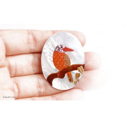アカショウビン蒔絵白蝶貝ブローチ