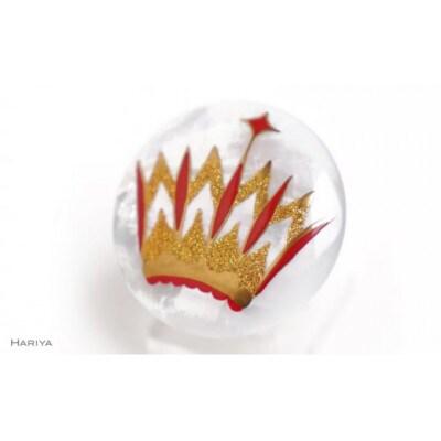 クラウン蒔絵白蝶貝ブローチ