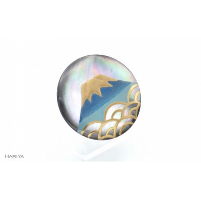 富士山蒔絵 黒蝶貝ブローチ