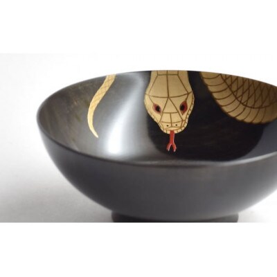 巳蒔絵 干支栃盃(へび 黒摺)