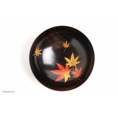 紅葉蒔絵 栃盃(黒摺)