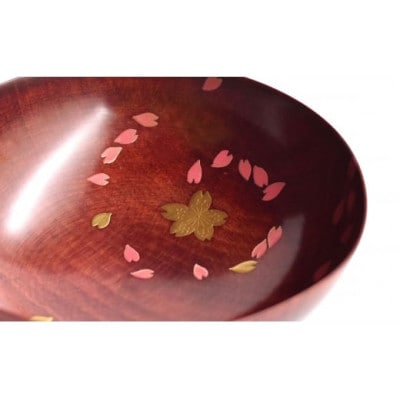 桜ひらり蒔絵 栃盃 (赤摺)