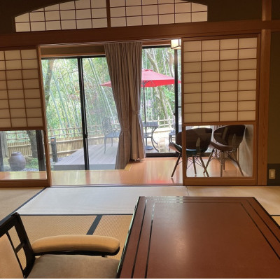 北陸・山中温泉【 胡 蝶 】露天風呂・テラス付客室こおろぎ　ペア宿泊券(1泊2食付)【高島屋選定品】