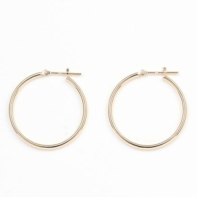 K18　フープピアス　111640　　　　　　　太さ1.5mm ・直径25.0mm
