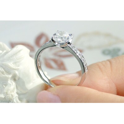 【中央宝石研究所鑑定書付】pt950 Hカラー ダイヤモンド リング【1.18ct 】　5号