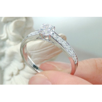 【中央宝研鑑定書付】pt950 中石Fカラー 0.3ct ハートアンドキューピッド ダイヤ　10号