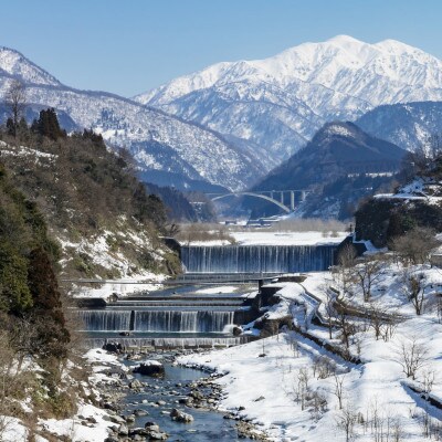 令和8年　富山の雪解け水でつくる　大地のコシヒカリ　30kg