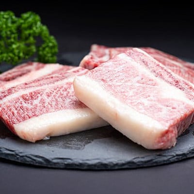 松阪牛 骨付きトロカルビ 400g (約200g×2P)