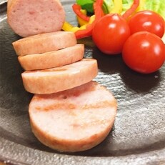 桜の薪と炭火使用。塩漬後熟成させたお肉を使ったポーク100%ソーセージ(180g×3パック)