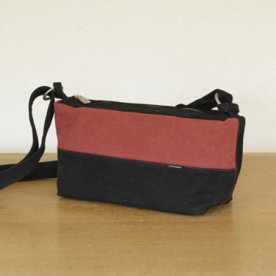 タウントラベル(レッド)