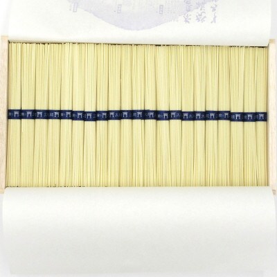 【手延】三輪の太めん 43束(2.2kg) 化粧木箱入り(KB-22)