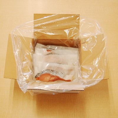【訳アリ】北海道日高産 秋鮭(甘塩)切身18切 定期便(全4回) [15-1339]