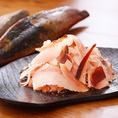 枕崎産かつおぶし(本枯節・新さつま節)&鰹節削り器 A7-14