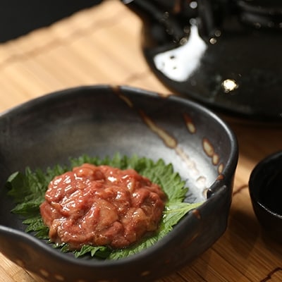 【枕崎港の かつお塩辛】業務用一升瓶入り 2.1kg富士一水産 本場の味 珍味 鰹家 A8-78