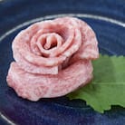 とろける生の美味しさ!A5等級鹿児島県産黒毛和牛牛刺し2種盛り300g(枕崎市) B2-13