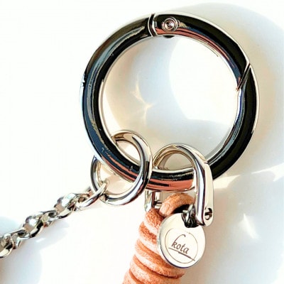 【ねこチャーム】 トラ猫　シルバーカラー　本革キーホルダー