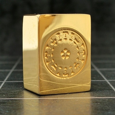 24金が光る!【金の牌 一筒】縁起物として大注目 | お礼品詳細