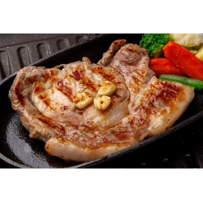 【毎月定期便】黒豚のロースステーキ肉とソーセージの焼肉用セット全4回