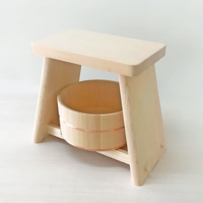 お父さんセット(風呂いす+湯おけ 丸型)1セット【国産ひのきのカンナ屑付き】 | ふるさと納税のお礼品
