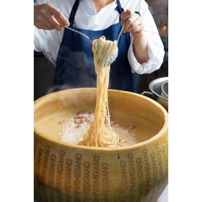 横浜ベイホテル東急 カフェトスカ ディナー券|みなとみらいの夜景を眺めて楽しむ食事