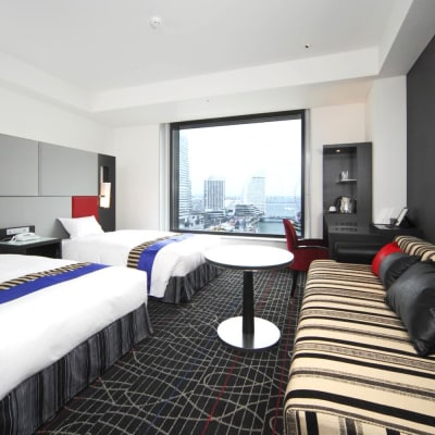 ニューオータニイン横浜プレミアム 海側スーペリアツイン1泊朝食付ペア宿泊券|夜景を一望できるお部屋