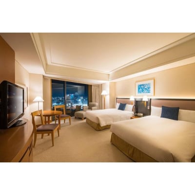横浜ベイホテル東急 エグゼクティブツイン平日1泊ペア宿泊券|観覧車を目の前に望む横浜の夜景を満喫