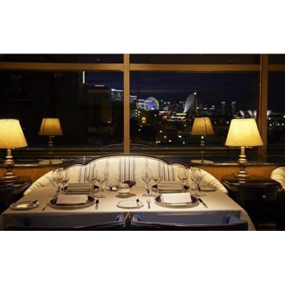 ホテルニューグランド ペアディナーご招待券(メインダイニング・乾杯スパークリングワイン付)