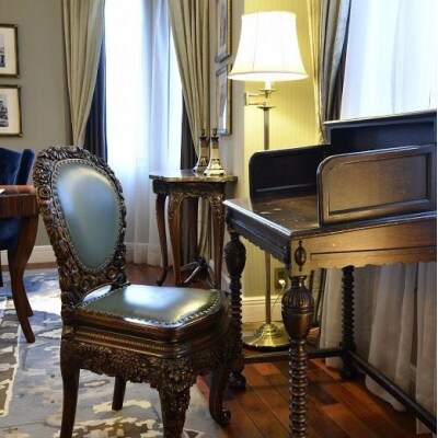 ホテルニューグランド マッカーサーズスイート　ペアご宿泊券(1泊2食付、夕食:フレンチディナー)