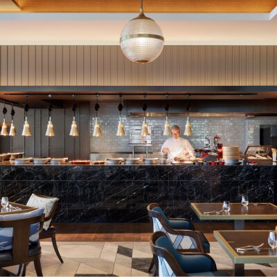 ウェスティンホテル横浜 デラックスルーム 1泊 2名様 最上階 23階 アイアンベイディナー&朝食付