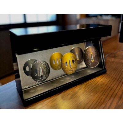 鐔展示箱