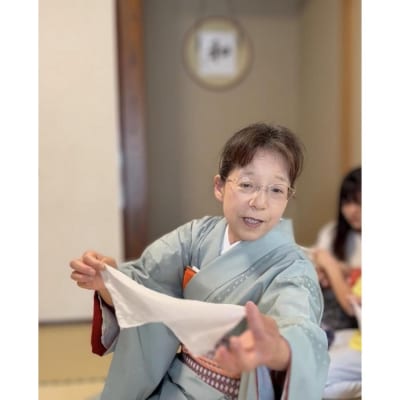 月一回、地元の小学校に通う子どもたちと”おもてなし”の育み、茶道体験