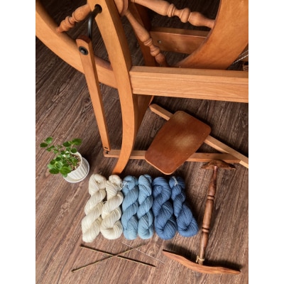 横浜藍毛糸セット 300g〔(Blue50g×2かせ、水色50g×2かせ、生成り50g×2かせ〕