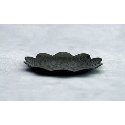 モノトーンコーデが映えるflowerplate 野菊/漆黒5枚(有田焼貝山窯)(大町町)