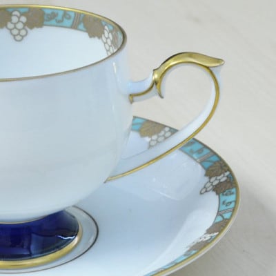 【香蘭社】渕葡萄地紋・ポット付ペア碗皿(1572-2HCM・KP)(大町町)