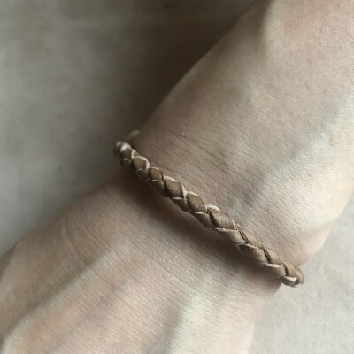鹿革ブレスレット ※銀面(表面)仕上げ※ Sサイズ 鹿角ビーズ付 レザーアクセサリー 革小物