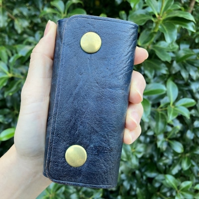 キーケース(三つ折り式)素材:鹿革&猪革【紺】革小物 革製品 レザー 鍵ケース 車用品 雑貨