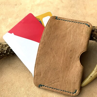 鹿革のカードケース【無染色の茶】(小さめシンプル)革小物 レザー 定期入れ 免許証 カード入れ