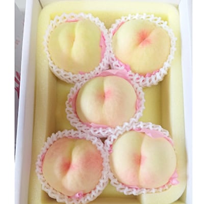 岡山市　一宮産　清水白桃　5～6玉入り　1.5キロ 化粧箱入り