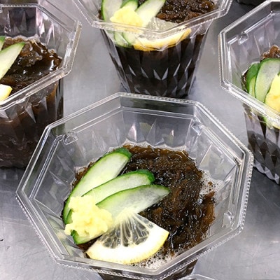 【収穫時期限定!】冷凍 生もずく　1kg(500g × 2パック)