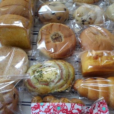 沖縄のおいしさを詰め込んだ「パン・スイーツセット」