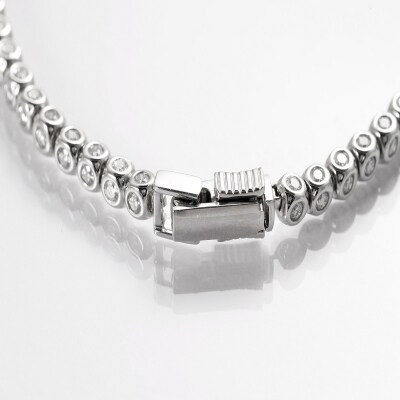 Deliciae　K18WG　三面ダイヤ【2.7ct】ブレスレット　K04017-H