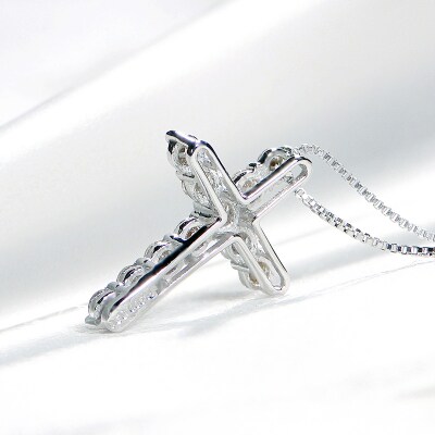 Pt ダイヤクロス(0.20ct)　PN 330630