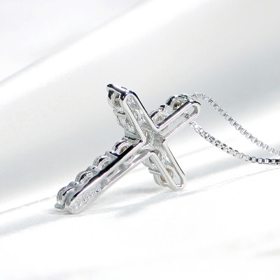 Pt ダイヤクロス(0.20ct)　PN 330630