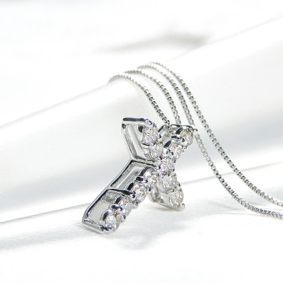 Pt ダイヤクロス(0.30ct)　PN 330631