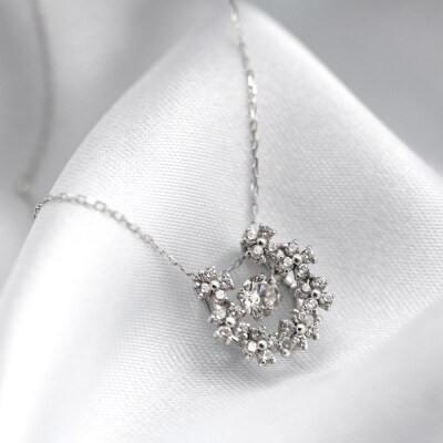 ダンシングストーンダイヤペンダント【Snow】プラチナ・0.15ct (FTW-3756)