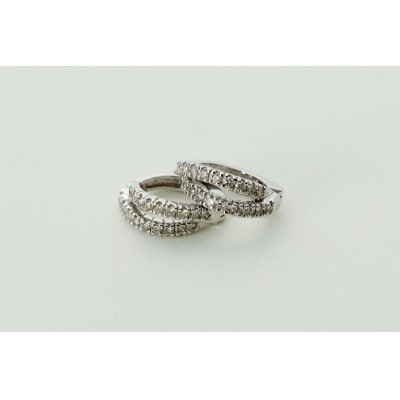 【ジュエリーの街、山梨県甲府市】ダイヤ0.40ct K18WGピアリング　LE995W