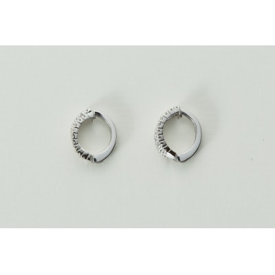 【ジュエリーの街、山梨県甲府市】ダイヤ0.40ct K18WGピアリング　LE995W