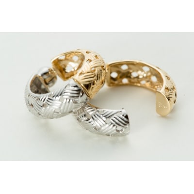 【ジュエリーの街、山梨県甲府市】K18YG/K18WGリバーシブルピアリング E4726