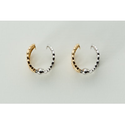 【ジュエリーの街、山梨県甲府市】K18YG/K18WGリバーシブルピアリング LE841