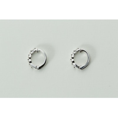 【ジュエリーの街、山梨県甲府市】ダイヤ0.34ct K18WGピアリング　LE346W